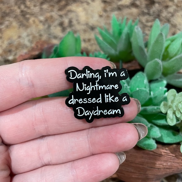 Taylor Swift Pin - Picture 8 of 8